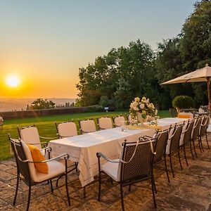 Villa con 12 Camere da Letto